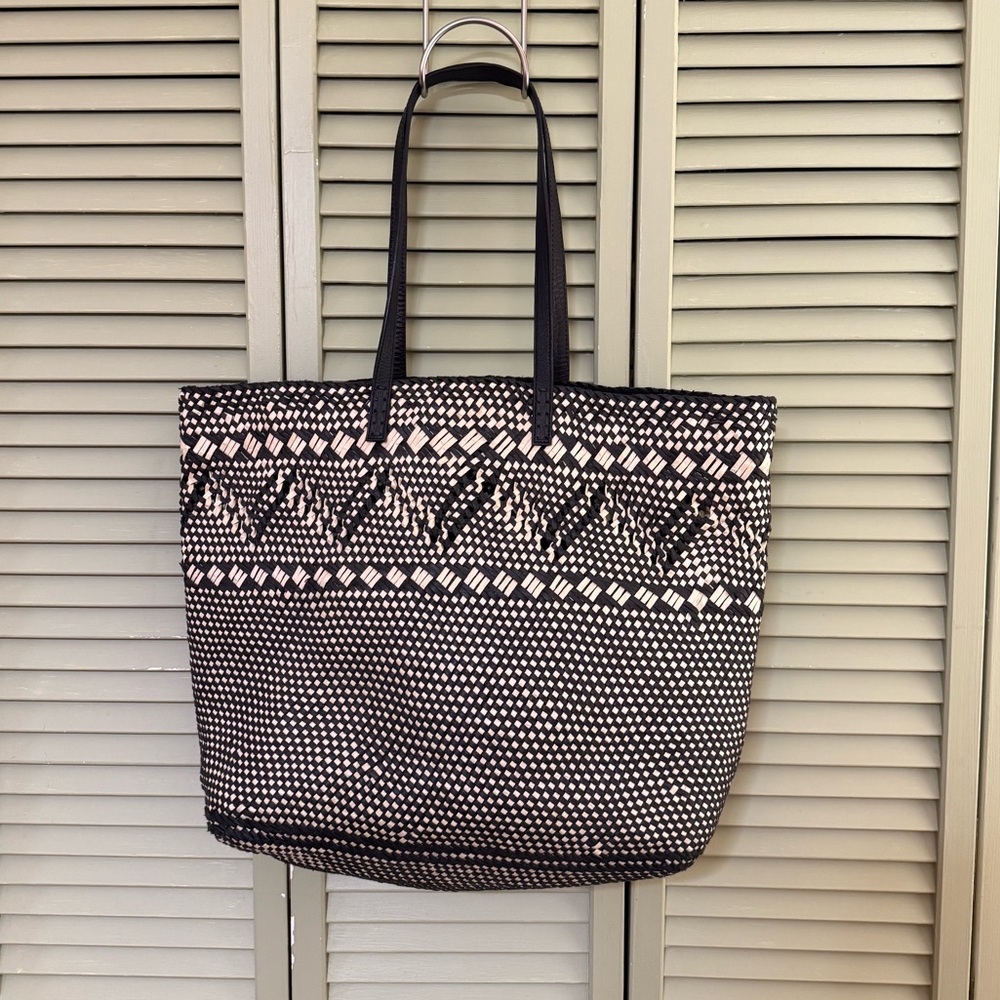 Banana Republic Black and White Geometric Tote
